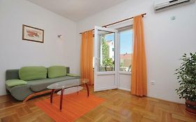 Apartment Orange